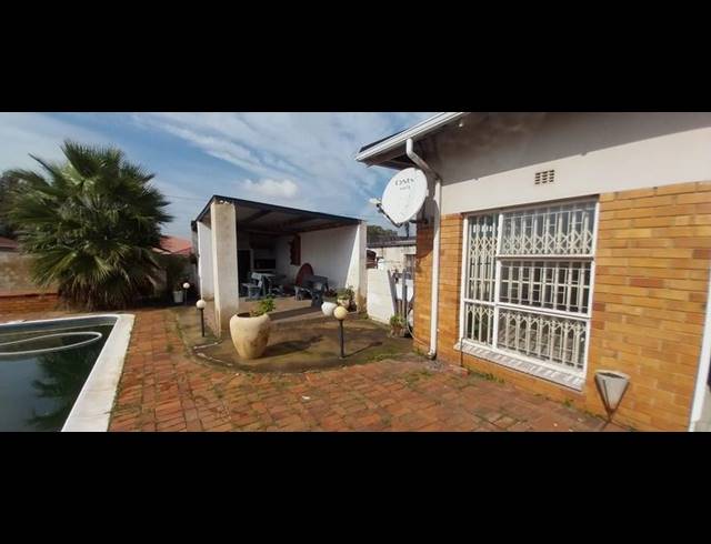 4 BEDROOM APARTMENT FOR SALE IN WYCHWOOD